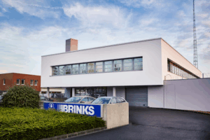 Den Numm vun der Entreprise ass Brink's Security