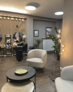 Den Numm vun der Entreprise ass I'm Sure Hair Studio