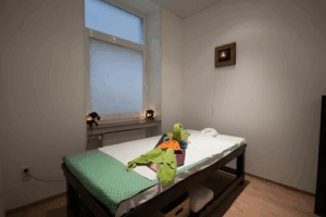 Den Numm vun der Entreprise ass Sabai Thai Massage