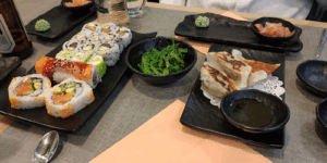 Den Numm vun der Entreprise ass Sushi Royal